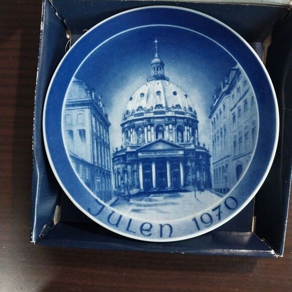 Germany made Porcelain Plate JULEN 1970, Mamorkirken (The Marble Church) Denmark - Picture 1 of 4